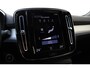 Volvo XC40 T2 Momentum | Parkeersensoren voor + achter | Parkeercamera | 19'' Lichtmetalen velgen | Navigatie | Parkeersensoren voor + achter | Dealeronderhouden