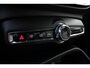 Volvo XC40 T2 Momentum | Parkeersensoren voor + achter | Parkeercamera | 19'' Lichtmetalen velgen | Navigatie | Parkeersensoren voor + achter | Dealeronderhouden