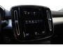 Volvo XC40 T2 Momentum | Parkeersensoren voor + achter | Parkeercamera | 19'' Lichtmetalen velgen | Navigatie | Parkeersensoren voor + achter | Dealeronderhouden