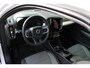 Volvo XC40 T2 Momentum | Parkeersensoren voor + achter | Parkeercamera | 19'' Lichtmetalen velgen | Navigatie | Parkeersensoren voor + achter | Dealeronderhouden