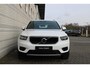 Volvo XC40 T2 Momentum | Parkeersensoren voor + achter | Parkeercamera | 19'' Lichtmetalen velgen | Navigatie | Parkeersensoren voor + achter | Dealeronderhouden