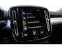 Volvo XC40 T2 Momentum | Parkeersensoren voor + achter | Parkeercamera | 19'' Lichtmetalen velgen | Navigatie | Parkeersensoren voor + achter | Dealeronderhouden