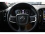 Volvo XC40 T2 Momentum | Parkeersensoren voor + achter | Parkeercamera | 19'' Lichtmetalen velgen | Navigatie | Parkeersensoren voor + achter | Dealeronderhouden