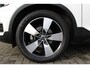 Volvo XC40 T2 Momentum | Parkeersensoren voor + achter | Parkeercamera | 19'' Lichtmetalen velgen | Navigatie | Parkeersensoren voor + achter | Dealeronderhouden