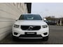 Volvo XC40 T2 Momentum | Parkeersensoren voor + achter | Parkeercamera | 19'' Lichtmetalen velgen | Navigatie | Parkeersensoren voor + achter | Dealeronderhouden