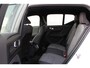 Volvo XC40 T2 Momentum | Parkeersensoren voor + achter | Parkeercamera | 19'' Lichtmetalen velgen | Navigatie | Parkeersensoren voor + achter | Dealeronderhouden