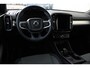 Volvo XC40 T2 Momentum | Parkeersensoren voor + achter | Parkeercamera | 19'' Lichtmetalen velgen | Navigatie | Parkeersensoren voor + achter | Dealeronderhouden