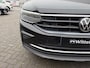 Volkswagen Tiguan 1.4 TSI 245pk eHybrid Life DSG Automaat Panoramadak / Digital Cockpit Pro / Voorstoelen verwarmbaar / Navigatie 'Discover Pro Achterklep elektrisch / Assistance Pakket Plus /