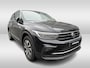 Volkswagen Tiguan 1.4 TSI 245pk eHybrid Life DSG Automaat Panoramadak / Digital Cockpit Pro / Voorstoelen verwarmbaar / Navigatie 'Discover Pro Achterklep elektrisch / Assistance Pakket Plus /