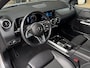 Mercedes-Benz B-klasse 180 Launch Edition Automaat / Parkeersensoren V-A / Cruise Control / Camera / Multimedia / 17'' LM / Navi