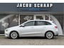Mercedes-Benz B-klasse 180 Launch Edition Automaat / Parkeersensoren V-A / Cruise Control / Camera / Multimedia / 17'' LM / Navi