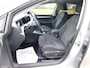 Volkswagen Golf 1.0 eTSI Life Business