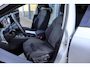 Volkswagen Golf 1.0 eTSI Life Business