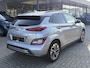 Hyundai Kona Electric EV Premium 64 kWh | Leder | Head-Up | Stoelverwarming | Camera | Elek. verstelbare stoelen | Adaptive cruise control |