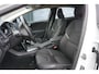 Volvo V40 1.5 T2 Kinetic | Trekhaak | Bi-Xenon | Stoelverwarming | Navigatie | Bluetooth | climate | regen sensor |