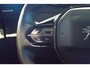 Peugeot 2008 1.2 130PK PureTech | Allure Pack | Achteruitrijcamera | 16 Inch LMV | Parkeersensoren achter | Dakrails | Half leder / stoffen bekleding | Achteruitrijcamera | Apple Carplay/Android Auto|telefoonintegratie premium | Armsteun voor
