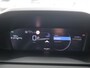 Peugeot 2008 SUV Allure Mild Hybride 145PK e-DCS6 Automaat, Rijklaarprijs, Navigatie 360 Camera Adaptieve Cruise Control DAB+ LED