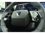Peugeot E-3008 GT Long Range 97 kWh 230 Pk | OP VOORRAAD | UNIEK | WLTP 680 Actieradius | Trekhaak | Panoramisch Schuif/Kantel Dak | Alcantara Executive Interior