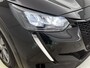 Peugeot e-208 EV Active Pack 50 kWh 136pk | Accu SOH 97,8% | Navigatie | Climate Control | Cruise Control | Armsteun | Led koplampen | DAB+ radio | Parkeersensoren | Keyless start | Apple Carplay / Android Auto | Bluetooth | Elektrisch inklapbare spiegels | Regensensor | Automatisch dimlicht | 16" lichtmetalen velgen |