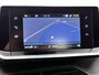 Peugeot e-208 EV Active Pack 50 kWh 136pk | Accu SOH 97,8% | Navigatie | Climate Control | Cruise Control | Armsteun | Led koplampen | DAB+ radio | Parkeersensoren | Keyless start | Apple Carplay / Android Auto | Bluetooth | Elektrisch inklapbare spiegels | Regensensor | Automatisch dimlicht | 16" lichtmetalen velgen |