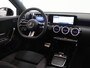 Mercedes-Benz A-klasse 180 Business Solution AMG | Panoramaschuifdak | Stoelverwarming | Achteruitrijcamera |  MULTIBEAM LED |