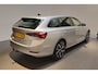 Skoda Octavia Combi 1.4 TSI iV PHEV Business Edition Stoelverwarming voor en achter - Stuurverwarming - Apple Carplay/Android Auto - Dodehoekdetectie - Adaptive Cruise - Trekhaak - Virtual Cockpit -