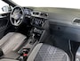 Volkswagen Tiguan 1.4 245pk TSI eHybrid R-Line Business+ Panoramisch schuif-, kanteldak | Trekhaak | Navigatie 'Discover Media'