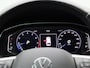 Volkswagen Passat Variant 1.5 TSI R-Line Business + | Trekhaak | Camera | Carplay | Stoelverwarming | Cruise Control | Keyless |