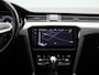 Volkswagen Passat Variant 1.5 TSI R-Line Business + | Trekhaak | Camera | Carplay | Stoelverwarming | Cruise Control | Keyless |