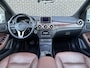Mercedes-Benz B-klasse 200 Ambition | Panoramadak | Leder | Navigatie | | Dealeronderhouden | Nieuwe distributieketting |