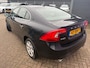 Volvo S60 1.6 T4 Summum Adaptieve Cruise Control | Parkeersensoren V+A | Blis | High Performance Audio | Bi-Xenon | Memorystoelen |