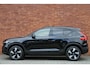 Volvo EX40 Single Motor Extended Range Ultra | Demo Deal | Panoramadak met schuif-/kantelfunctie | Verwarmbare voorstoelen&stuurwiel | Premium audio by Harman Kardon | Adaptieve cruise control | Warmtepomp | 360 graden camera | 19 inch Lichtmetalen velgen |