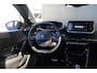 Peugeot 208 1.2 PureTech GT Automaat | Incl. 12 maanden garantie | 3D Virtual cockpit | 360 Camera | Stoelverwarming | PDC rondom | Keyless entry + go | 17" LMV | Schakelflippers | Grootlicht assistent | Lane assist | Panoramadak | Zwarte hemelbekleding | DAB+ | Apple carplay/android auto |