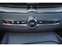 Volvo XC60 T8 Recharge AWD Ultra Black Edition - Luchtvering - Panorama/schuifdak - IntelliSafe Assist & Surround - 360º Camera - Bowers & Wilkins audio - Adaptieve LED koplampen - Verwarmde voorstoelen, stuur & achterbank - Parkeersensoren voor & achter - Elektr. bedienb. voorstoelen met geheugen - Head up display - Draadloze tel. lader - Extra getint glas - 21' LMV