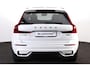 Volvo XC60 T8 Recharge AWD Plus Black Edition - Panorama/schuifdak - IntelliSafe Assist & Surround - 360º Camera - Harman/Kardon audio - Adaptieve LED koplampen - Verwarmde voorstoelen, stuur & achterbank - Parkeersensoren voor & achter - Elektr. bedienb. voorstoelen met geheugen - Head up display - Draadloze tel. lader - Extra getint glas - Elektr. inklapbare trekhaak - 21' LMV