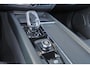 Volvo XC60 T8 Recharge AWD Plus Black Edition - Panorama/schuifdak - IntelliSafe Assist & Surround - 360º Camera - Harman/Kardon audio - Adaptieve LED koplampen - Verwarmde voorstoelen, stuur & achterbank - Parkeersensoren voor & achter - Elektr. bedienb. voorstoelen met geheugen - Head up display - Draadloze tel. lader - Extra getint glas - Elektr. inklapbare trekhaak - 21' LMV