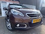 Peugeot 2008 1.2 VTi Allure met parkeersensoren en trekhaak en cruise controle en airco