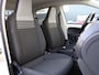 Volkswagen Up! 1.0 R-Line 60 pk | Climate control | Cruise control | Steunhaak | 16" Triangle | Camera