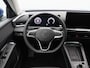 Volkswagen T-Roc 1.5 eTsi Life First Edition | Trekhaak | Stoel- & Stuurverwarming | Dodehoek detectie | Camera |