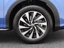 Volkswagen T-Roc 1.5 eTsi Life First Edition | Trekhaak | Stoel- & Stuurverwarming | Dodehoek detectie | Camera |