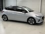 Hyundai i20 1.0 T-GDI Premium / Navigatie / Camera / Stoel- en Stuurverwarming / Adaptive Cruise Control / BOSE Audio / Climate Control / LED Verlichting / Digitaal Dashboard /