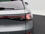 Volkswagen T-Roc 1.5 eTsi R-Line First Edition | Trekhaak | Black Style | Full LED | Stoel- & Stuurverwarming | Camera |