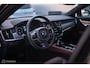 Volvo V90 2.0 T6 AWD Inscription 340 pk | Trekhaak | Panoramadak | Pine Grey | NL auto NAP | Camera | Dealer OH | 1e eigenaar | Zonneschermen |