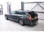 Volvo V90 2.0 T6 AWD Inscription 340 pk | Trekhaak | Panoramadak | Pine Grey | NL auto NAP | Camera | Dealer OH | 1e eigenaar | Zonneschermen |