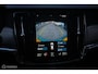 Volvo V90 2.0 T6 AWD Inscription 340 pk | Trekhaak | Panoramadak | Pine Grey | NL auto NAP | Camera | Dealer OH | 1e eigenaar | Zonneschermen |
