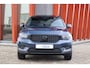 Volvo XC40 T4 Recharge R-Design | Stoelverwarming | Trekhaak | Panoramadak | Parkeercamera | Glossy Black | Keyless