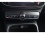 Volvo XC40 T4 Recharge R-Design | Stoelverwarming | Trekhaak | Panoramadak | Parkeercamera | Glossy Black | Keyless