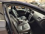 Volvo V40 1.6 T3 Momentum / LEDER / NAVI / CAMERA /