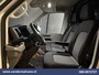 Volkswagen Crafter 2.0 TDI 141pk L3H2 L2H1 Euro6 Airco | Stoelverwarming | Parkeersensoren Bijrijdersbank, 3000kg trekvermogen
