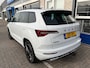 Skoda Karoq 1.5 TSI ACT Sportline Business / TREKHAAK/ STUUR+STOELVERWARM.V+A/ PARK.SENSOR.V+A/ CAMERA/ DCC/ SMARTLINK/ ACC/ KEYLESS/ NAVI/ RIJ-MODI/ CLIMA/ DAB/ LED/ DIGITAL DASH/ ISOFIX/ 18'' LMV